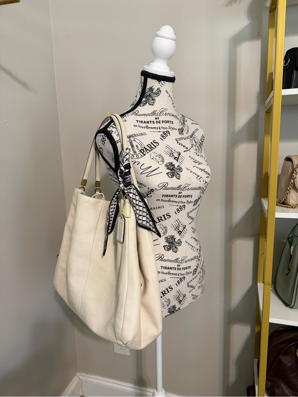 Coach Madison Elegant Cream Leather Shoulder Bag with Scarf Accent - Picture 2 of 16